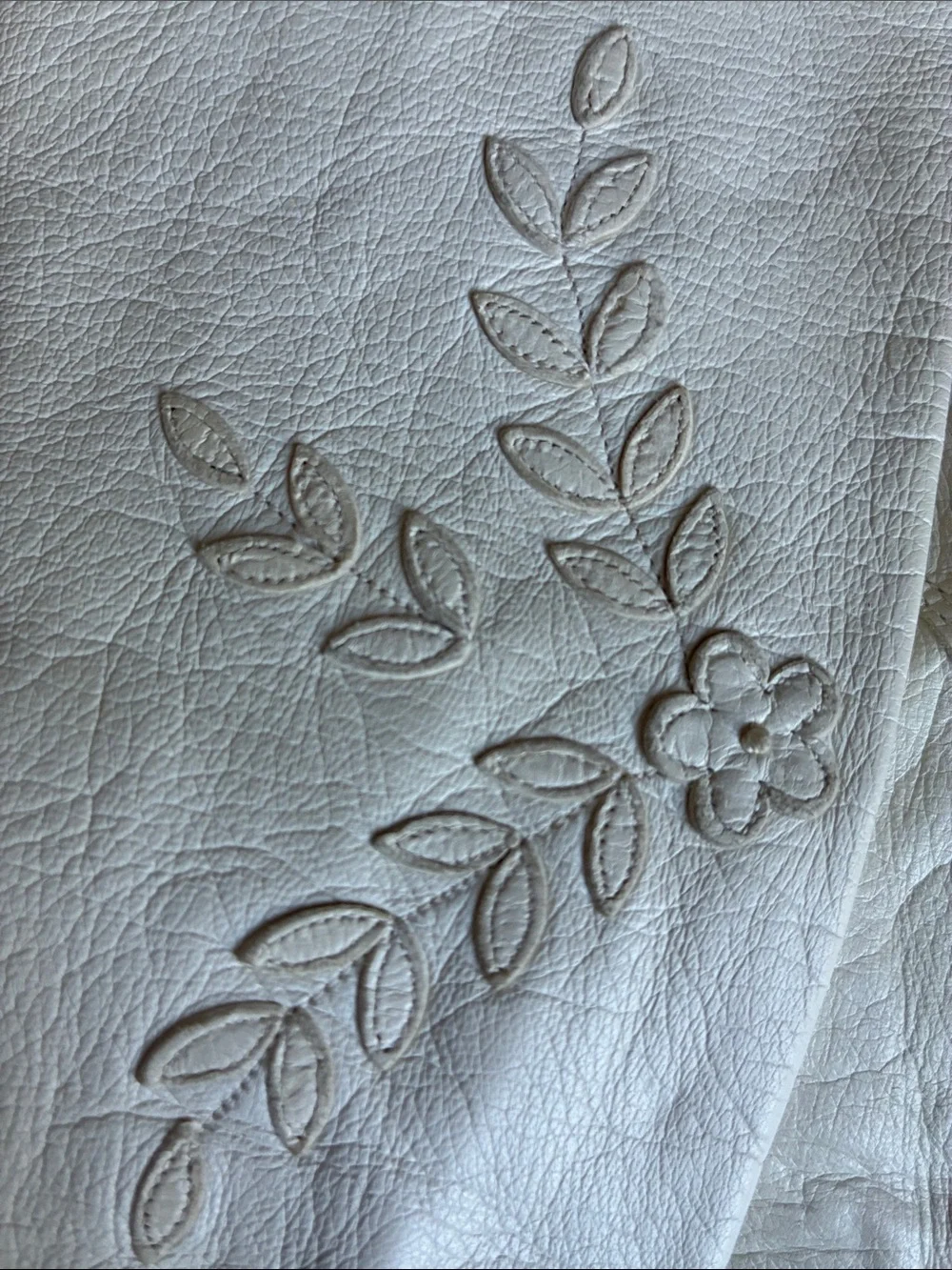 Vintage White Leather Gloves with Floral Embroidery